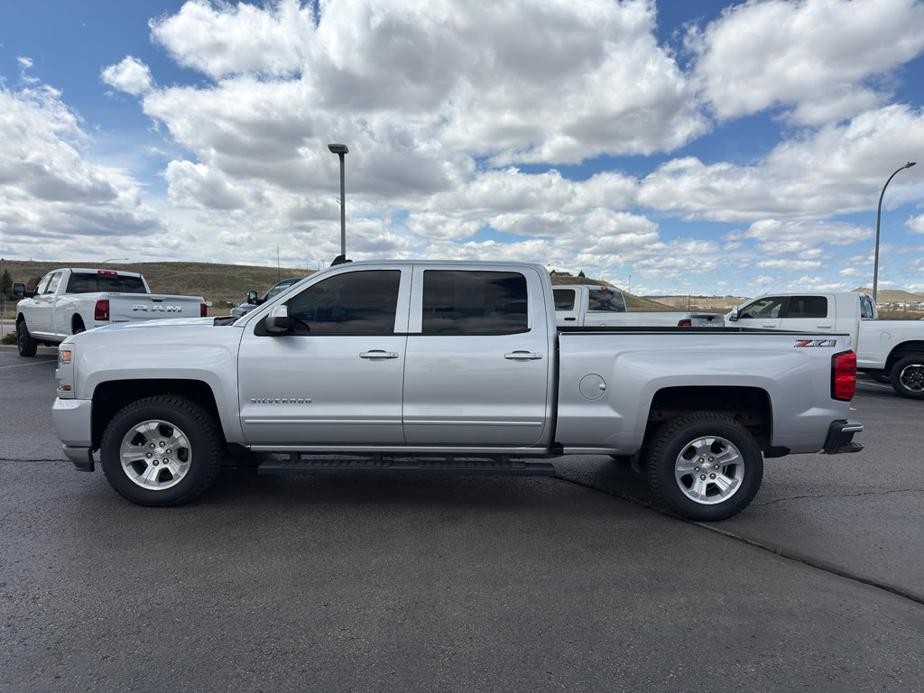 Used 2018 Chevrolet Silverado 1500 LT w/ True North Edition AWD/4WD image 8