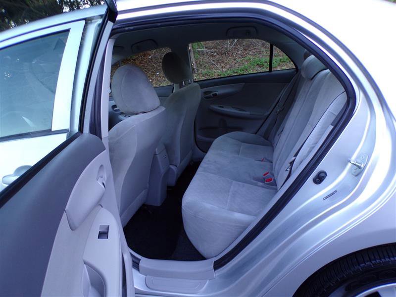 Used 2009 Toyota Corolla LE FWD image 25