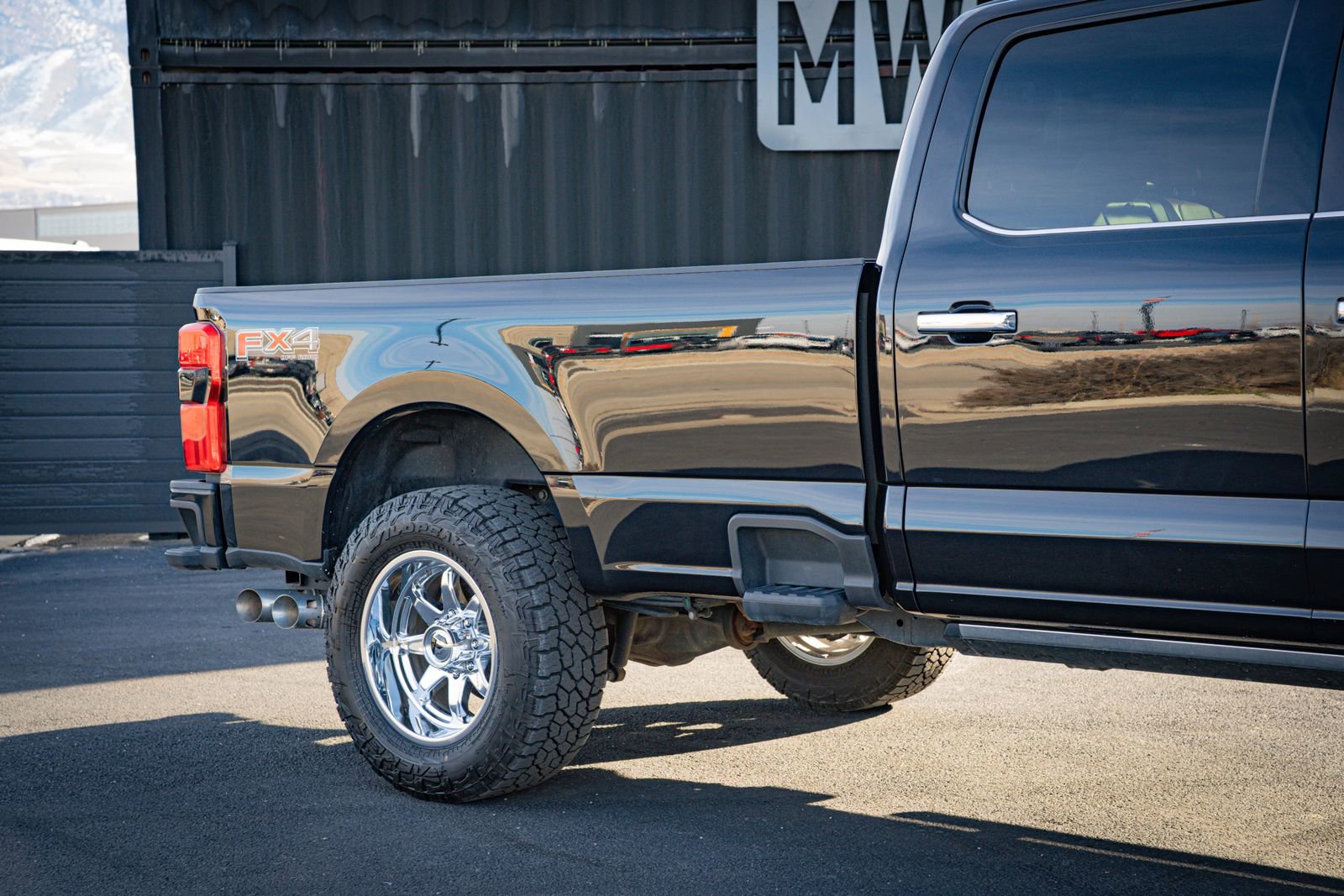 Used 2023 Ford F350 Platinum image 5