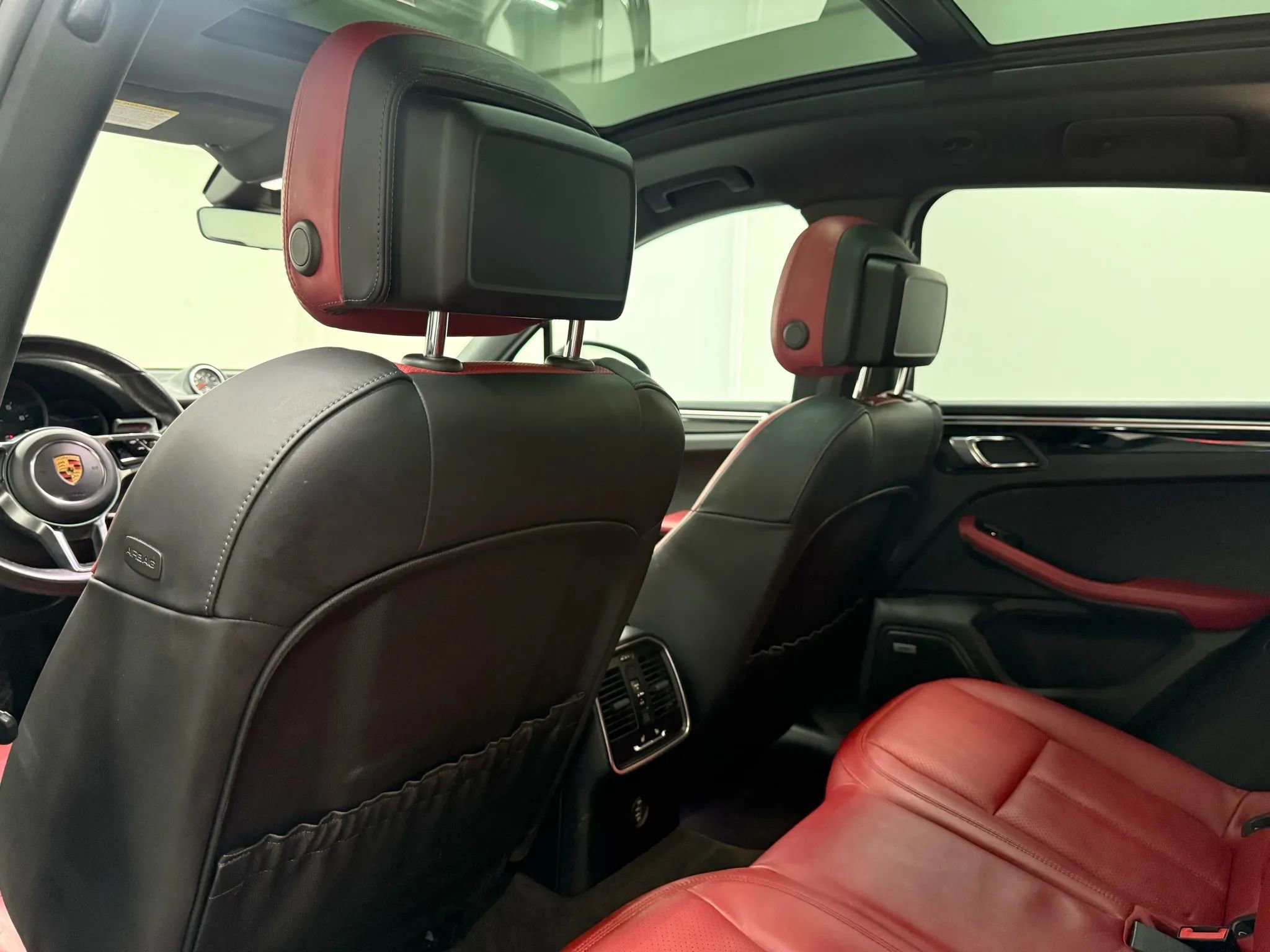 Used 2019 Porsche Macan Sport Edition image 14