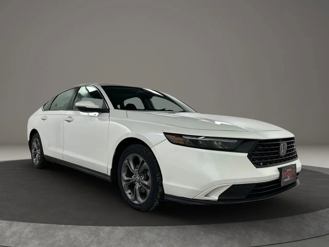 Used 2023 Honda Accord EX image 8