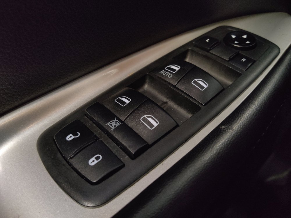 Used 2019 Dodge Journey SE FWD image 27