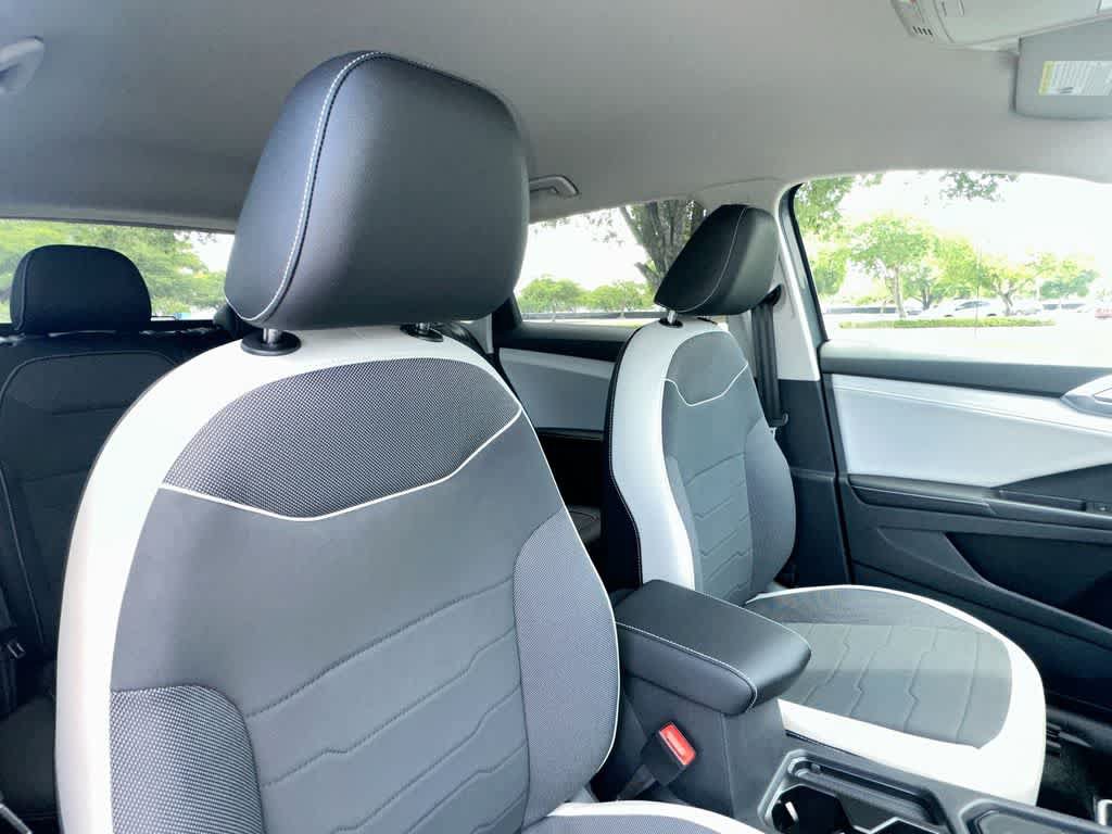 New 2026 Volkswagen Taos SE FWD image 27