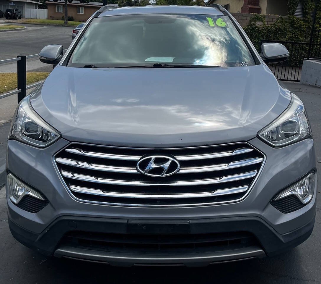 Used 2016 Hyundai Santa Fe SE w/ Option Group 02 FWD image 2