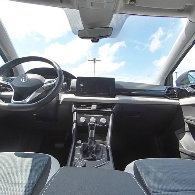 Used 2025 Volkswagen Taos S image 15