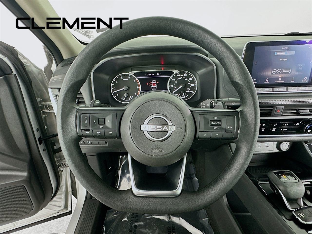 Used 2024 Nissan Rogue S AWD/4WD image 15