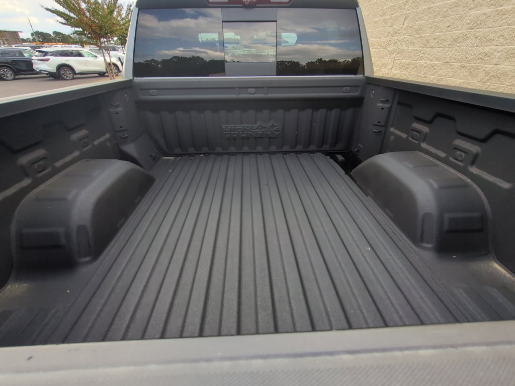 Used 2024 Chevrolet Silverado 1500 High Country w/ Technology Package AWD/4WD image 34