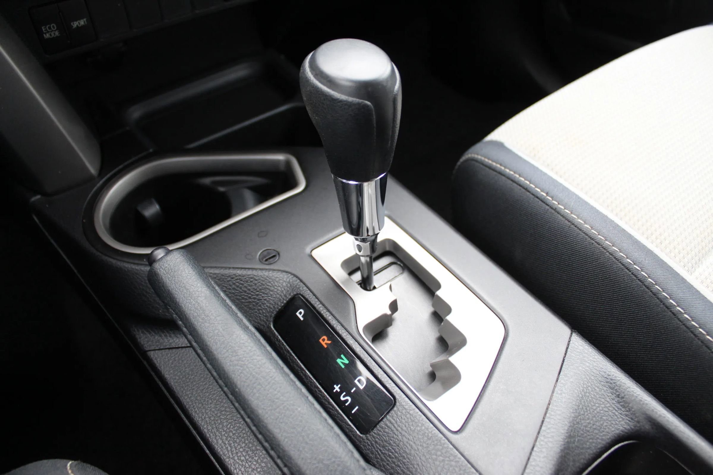 Used 2016 Toyota RAV4 XLE image 19