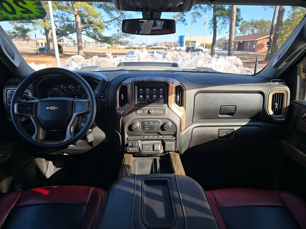 Used 2020 Chevrolet Silverado 2500 Custom w/ Custom Value Package image 12