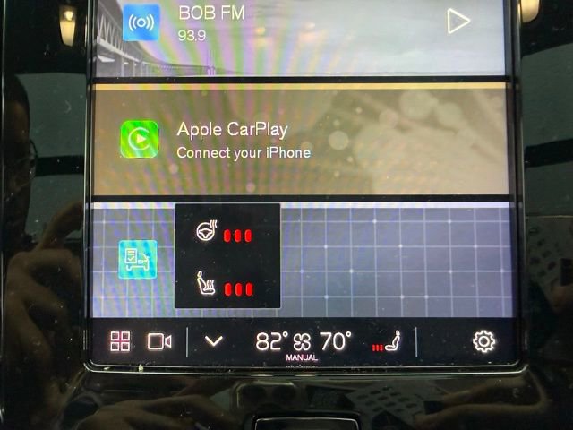 Used 2023 Volvo XC40 B5 Ultimate w/ Protection Package Premier image 11