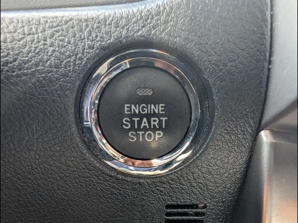 Used 2018 Toyota 4Runner Limited AWD/4WD image 6