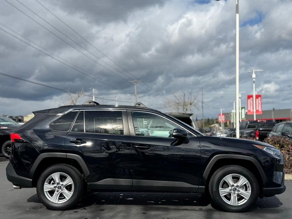 Used 2020 Toyota RAV4 XLE w/ XLE Grade Weather Package image 6