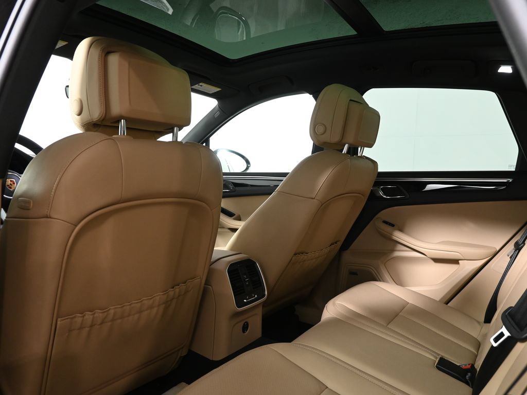 New 2026 Porsche Macan AWD/4WD image 36