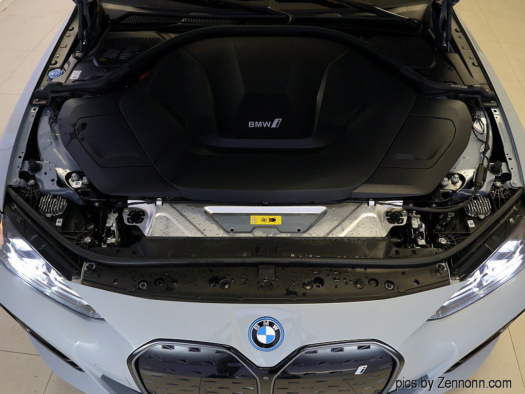 Certified 2024 BMW i4 eDrive40 w/ M Sport Package RWD image 39