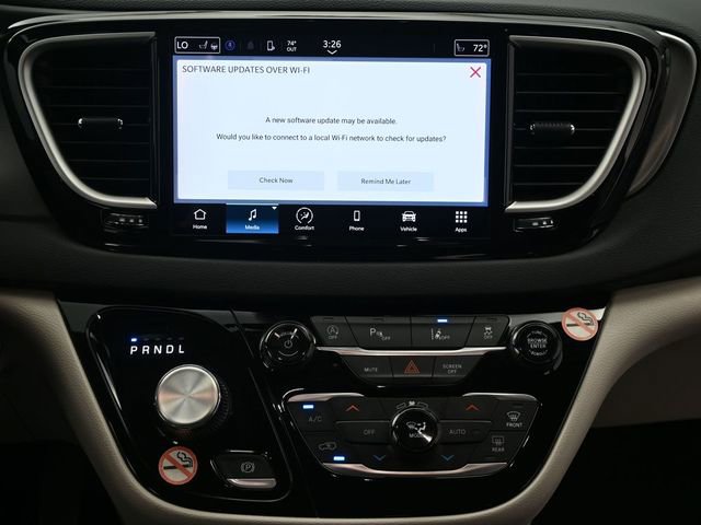 Used 2023 Chrysler Pacifica Touring-L image 25