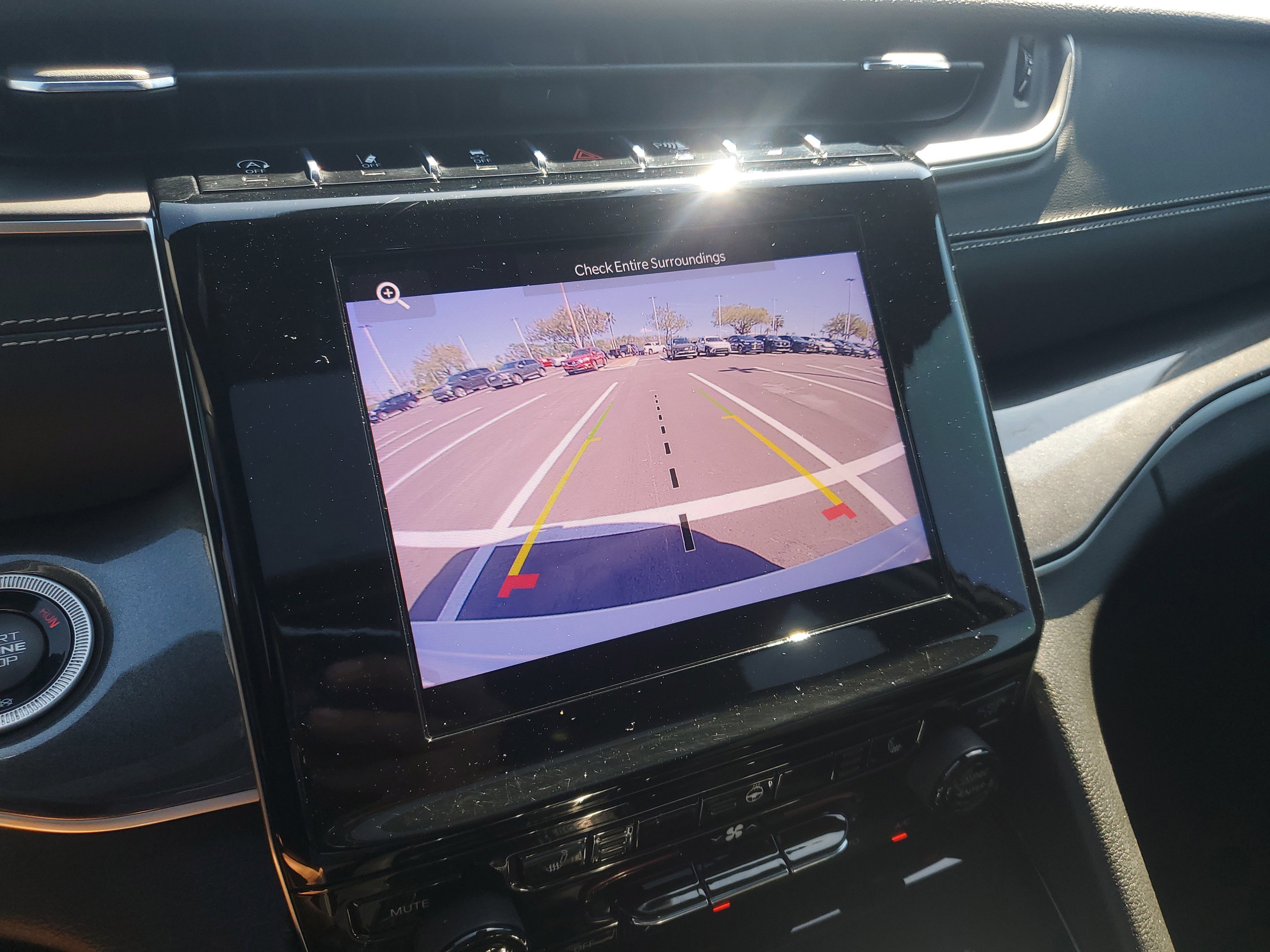 Used 2023 Jeep Grand Cherokee Altitude image 17