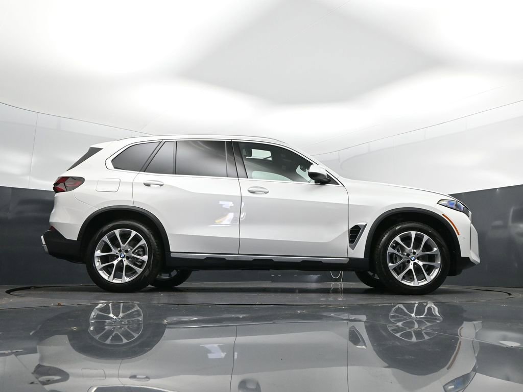 New 2026 BMW X5 xDrive40i w/ Climate Comfort Package AWD/4WD image 43
