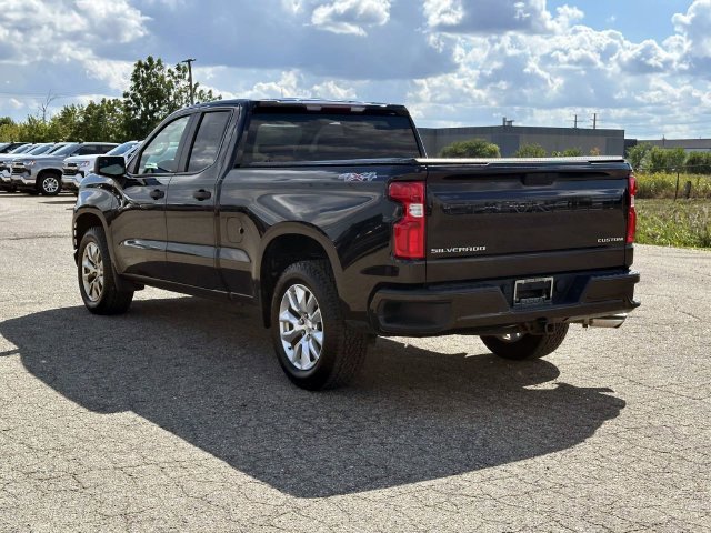 Used 2019 Chevrolet Silverado 1500 Custom w/ Custom Convenience Package AWD/4WD image 5