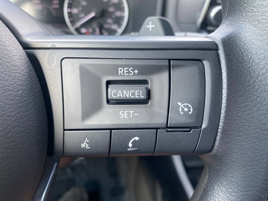 Used 2023 Nissan Rogue S AWD/4WD image 26