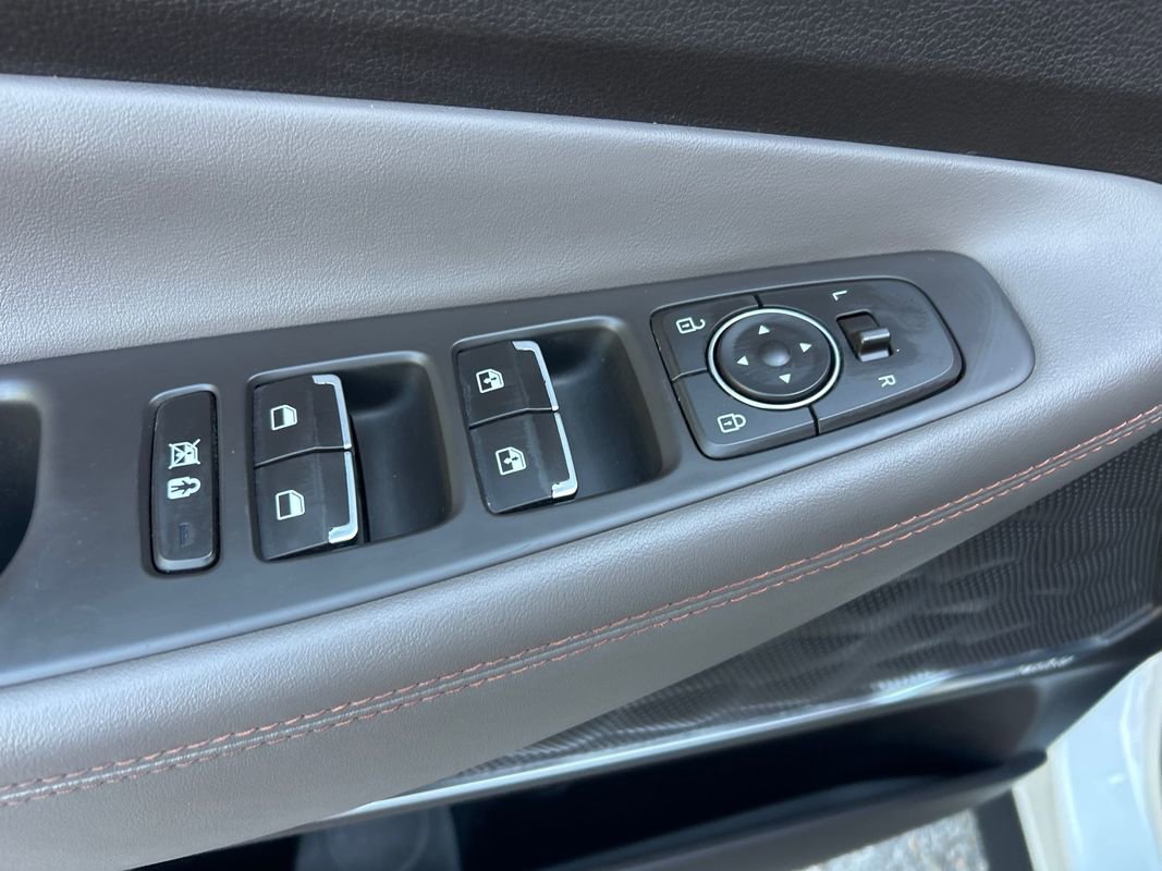 Used 2020 Hyundai Santa Fe SEL FWD image 11