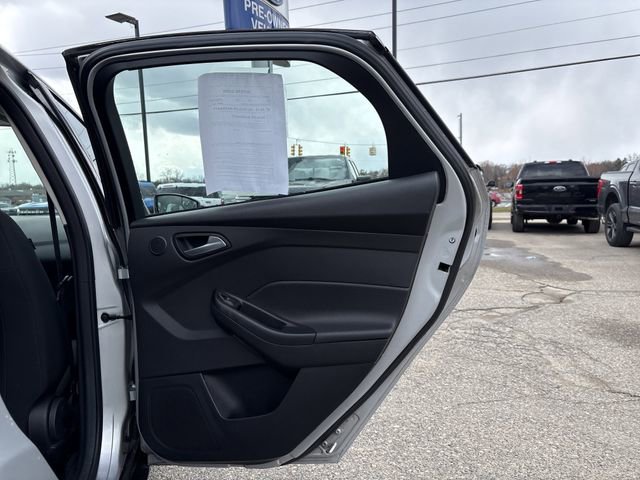 Used 2018 Ford Focus SEL w/ Cold Weather Package FWD image 24