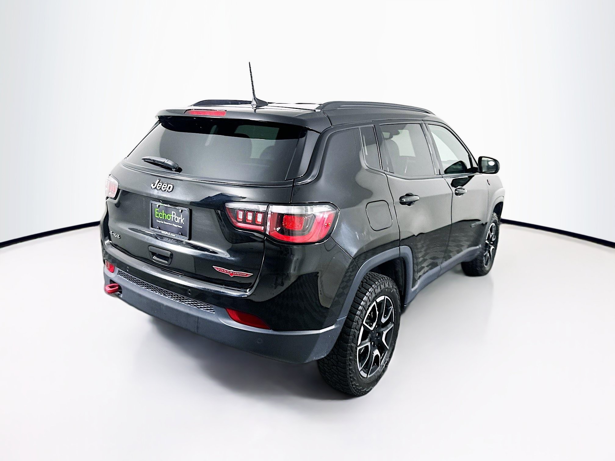 Used 2024 Jeep Compass Trailhawk AWD/4WD image 9