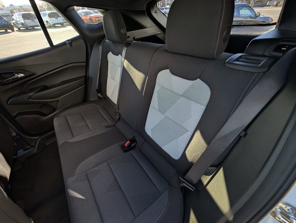 Used 2025 Chevrolet Trax RS w/ Driver Confidence Package image 15