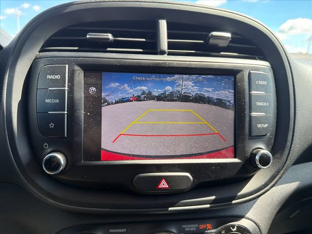 Used 2025 Kia Soul LX w/ LX Technology Package FWD image 24