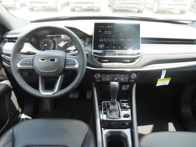 New 2026 Jeep Compass Latitude AWD/4WD image 5