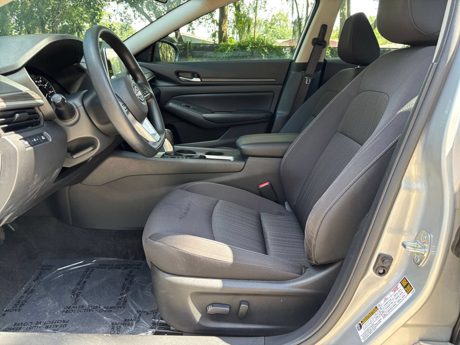 Used 2025 Nissan Altima 2.5 SV FWD image 27