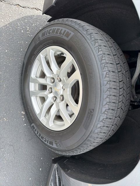 Used 2022 Chevrolet Suburban LT w/ Luxury Package AWD/4WD image 10