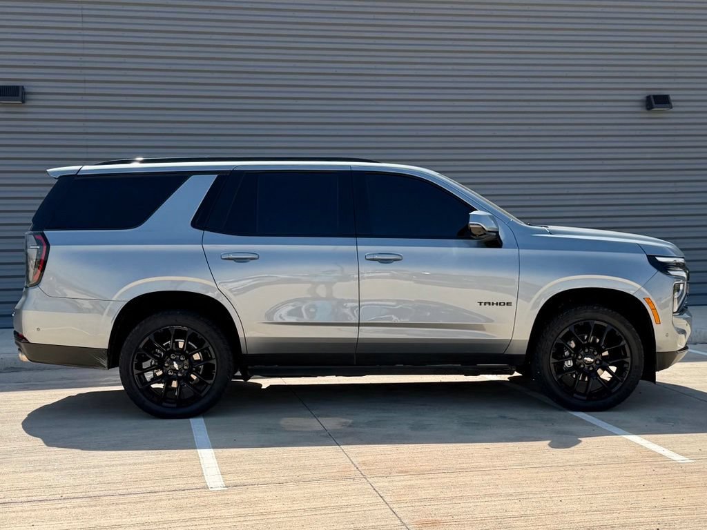 Used 2025 Chevrolet Tahoe RST w/ Comfort Package AWD/4WD image 2