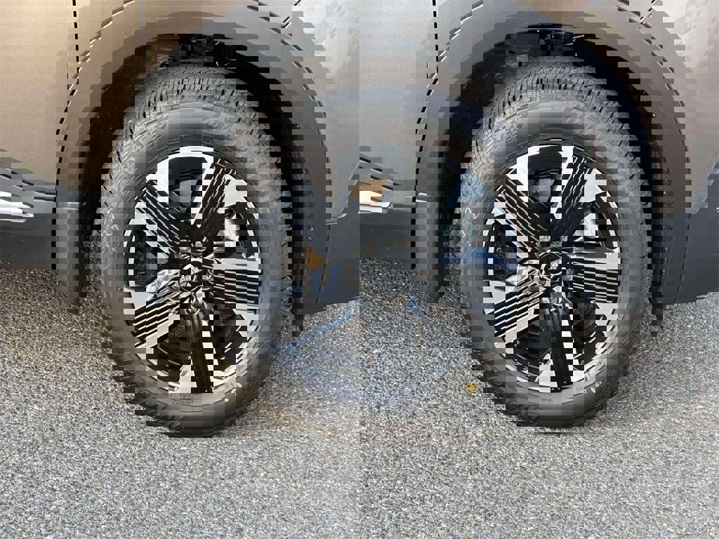 New 2026 Nissan Kicks SV w/ Illumination Package image 7