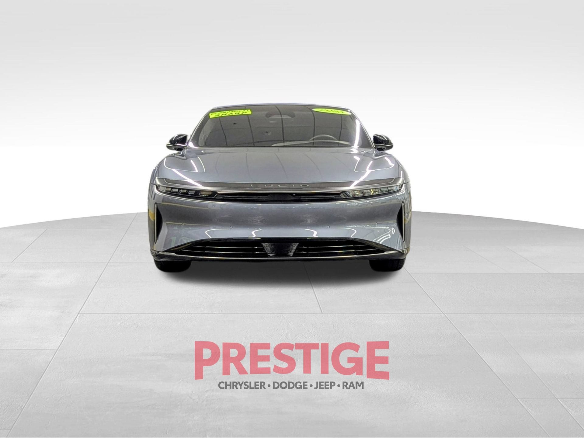 Used 2025 Lucid Air Touring AWD/4WD image 3