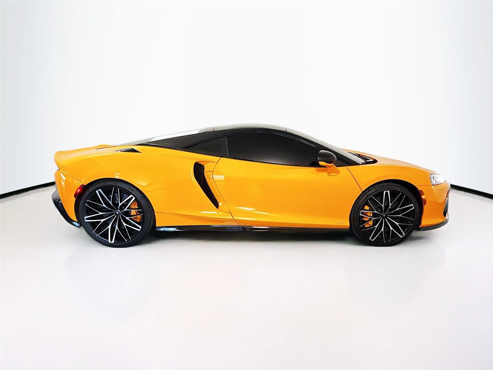 Used 2025 McLaren GTS image 28