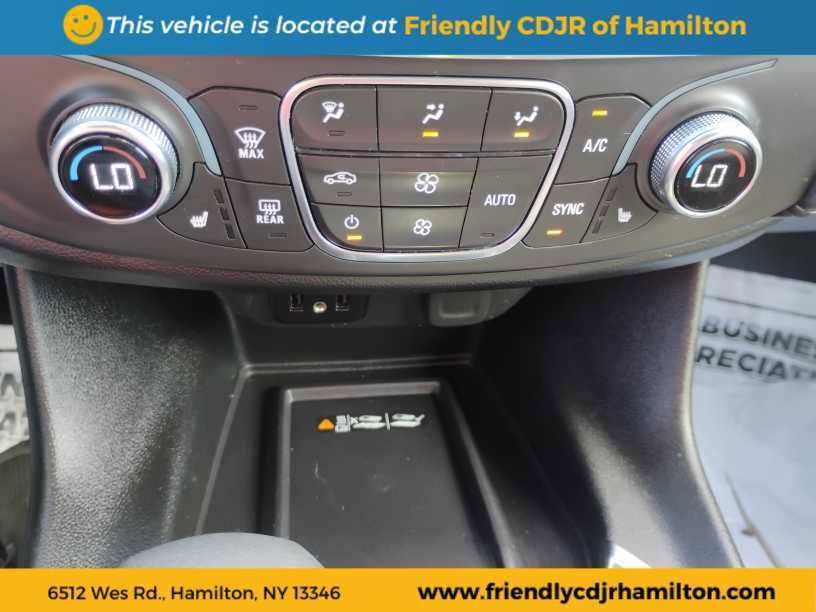 Used 2023 Chevrolet Traverse LT image 15