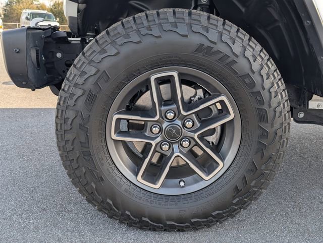 Used 2025 Jeep Gladiator Mojave image 13