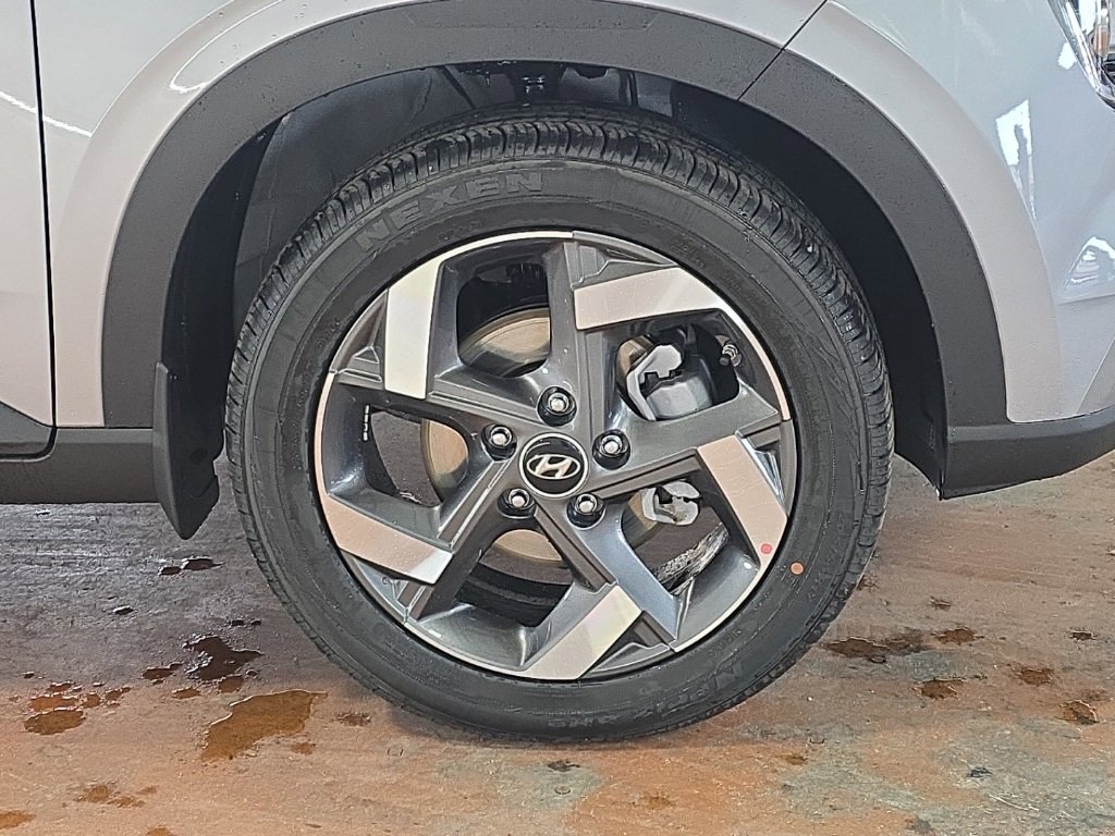 New 2026 Hyundai Venue SEL image 8