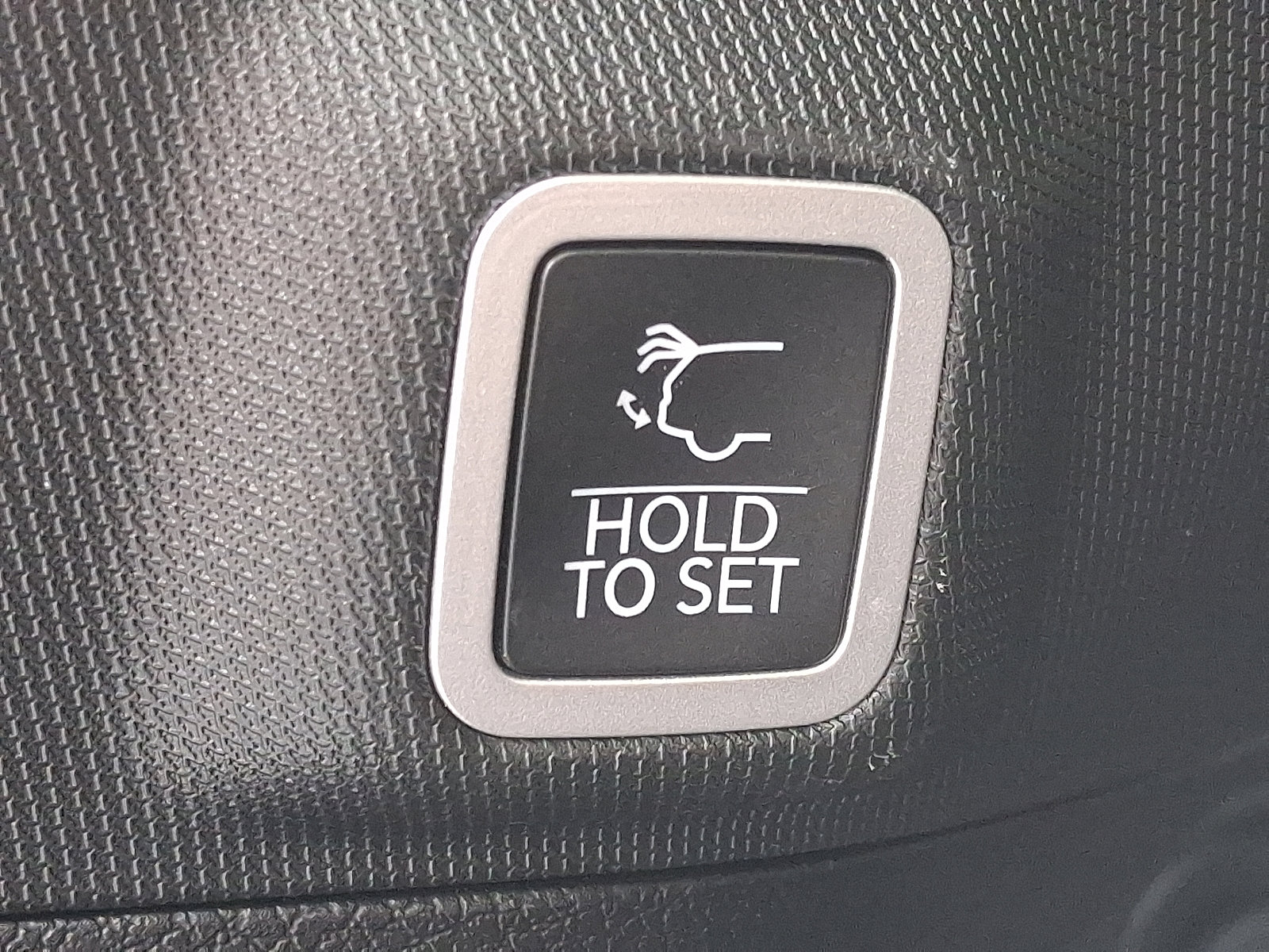 Used 2023 Jeep Grand Cherokee Overland w/ Luxury Tech Group IV image 38