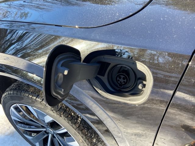 New 2026 Volvo XC90 T8 Ultra w/ Protection Package Premier AWD/4WD image 9
