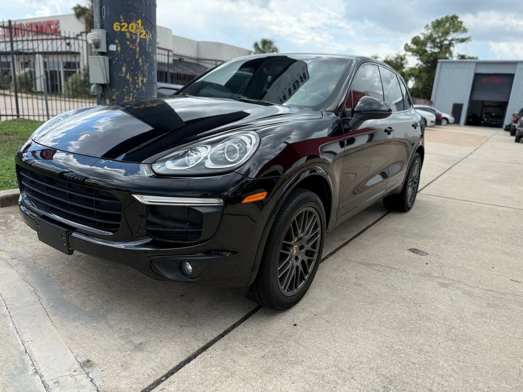 Used 2017 Porsche Cayenne Platinum Edition AWD/4WD image 1