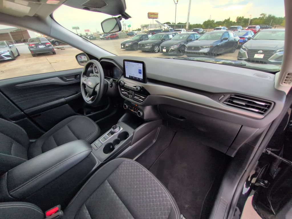 Used 2025 Ford Escape Active AWD/4WD image 31