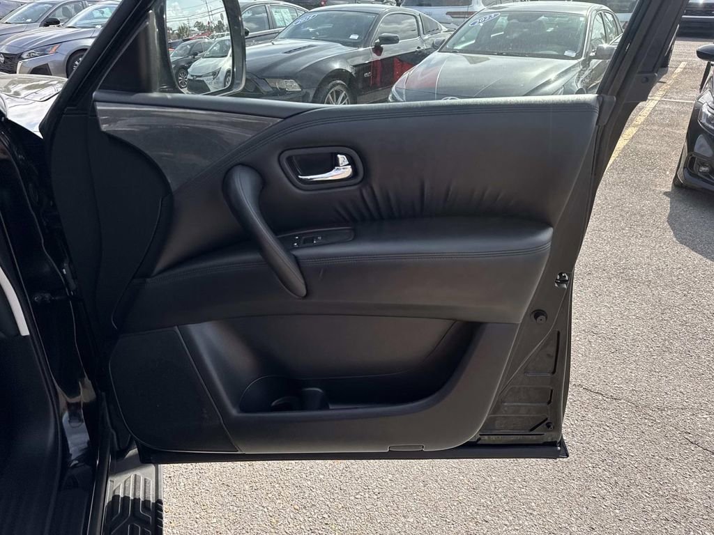 Used 2023 Nissan Armada SV image 14