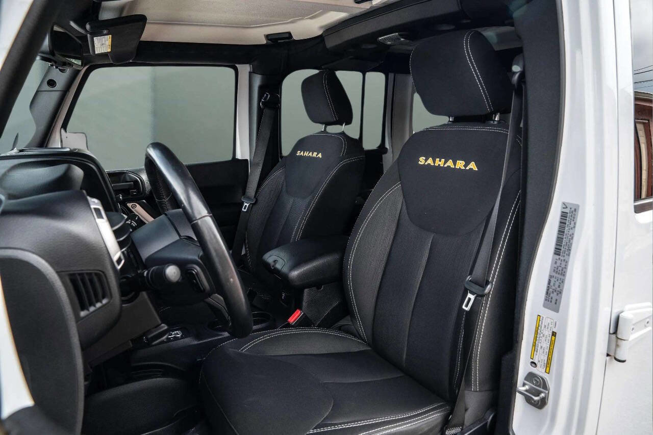 Used 2015 Jeep Wrangler Unlimited Sahara image 5