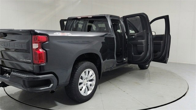 Used 2022 Chevrolet Silverado 1500 Custom image 10