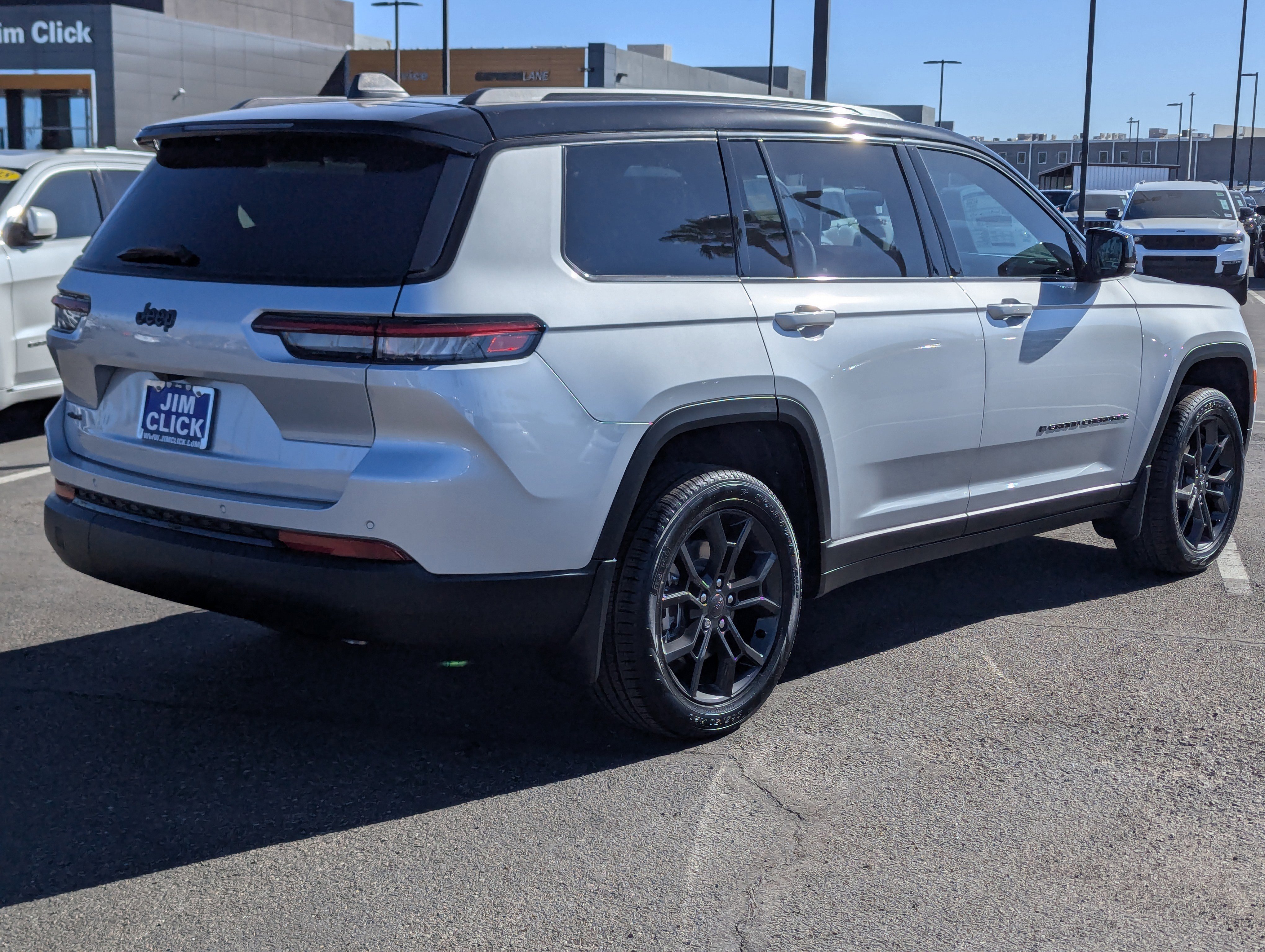 New 2025 Jeep Grand Cherokee L Limited w/ Trailer Tow Package image 2