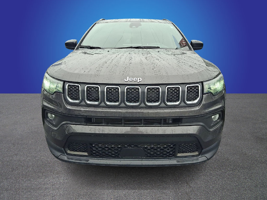 Used 2023 Jeep Compass Latitude AWD/4WD image 2