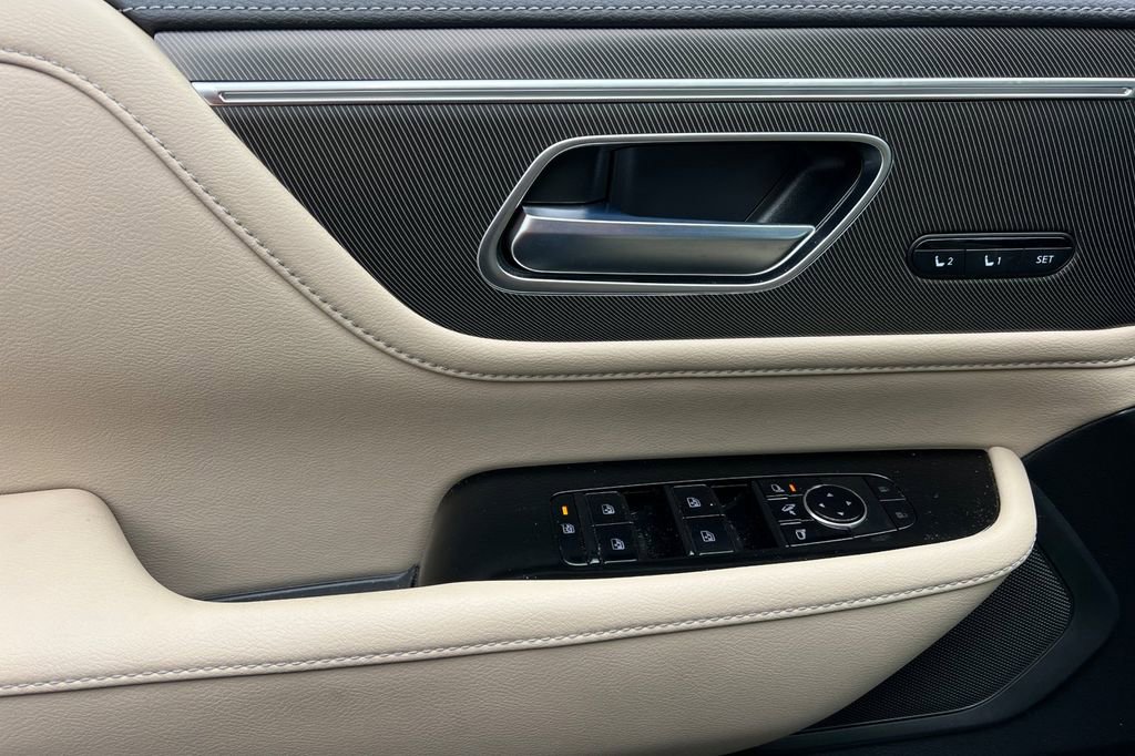 Used 2025 INFINITI QX80 Pure w/ Cargo Package image 11