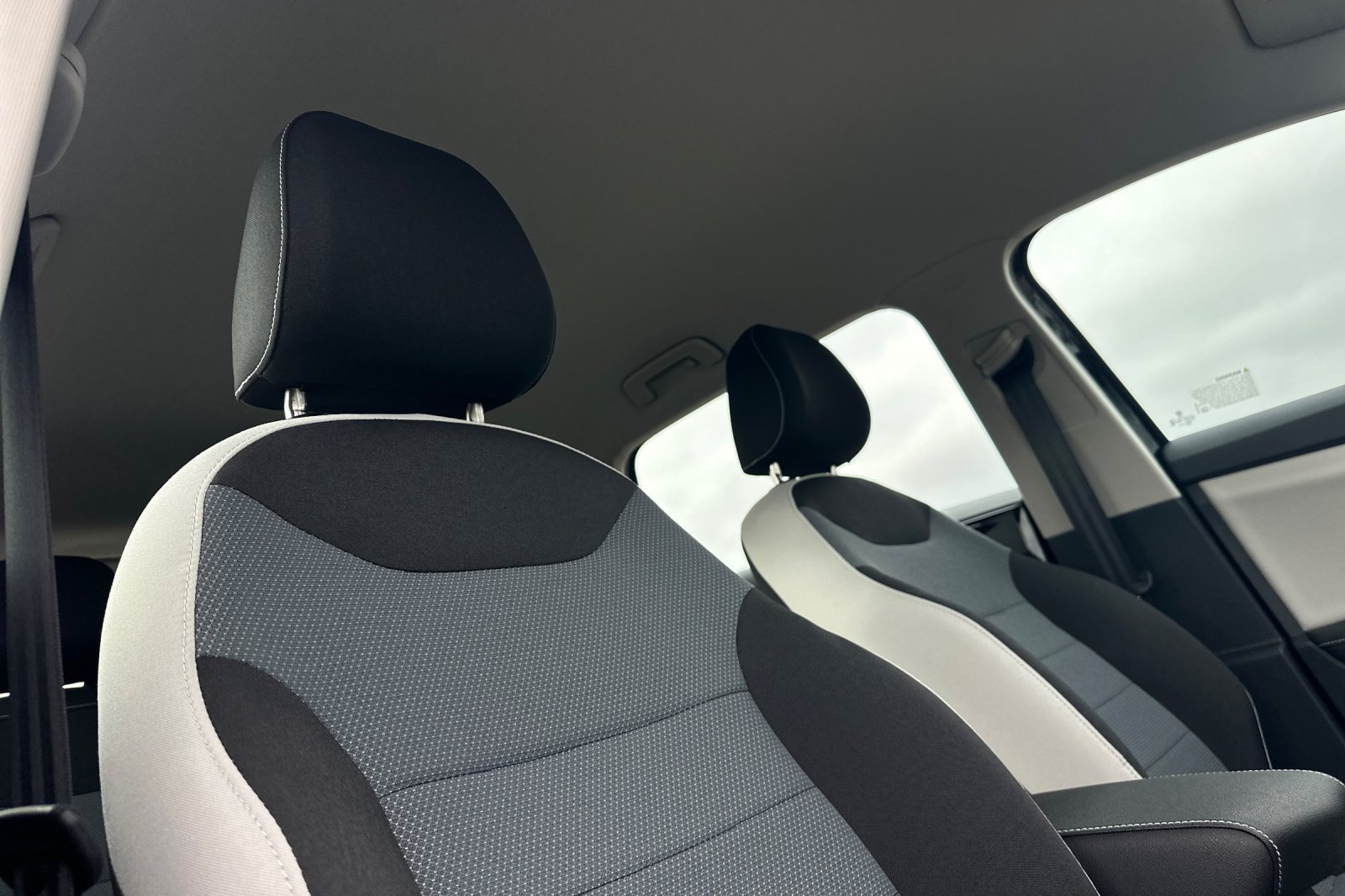 New 2027 Volkswagen Taos S FWD image 17