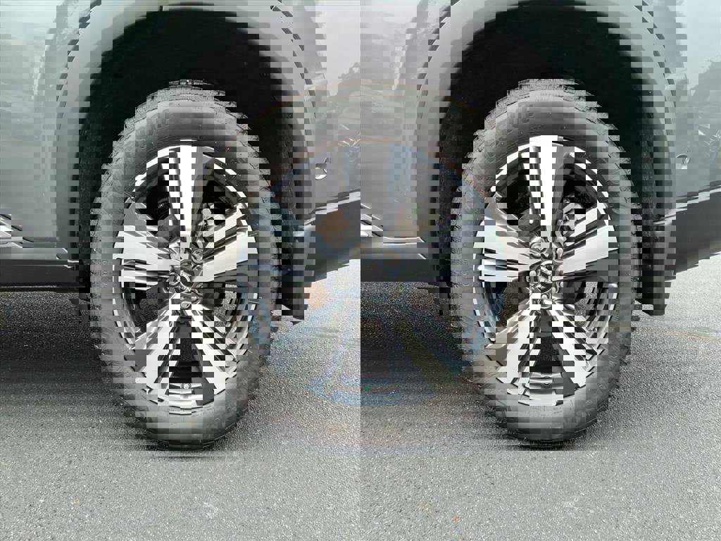 Used 2024 Nissan Rogue SL image 23